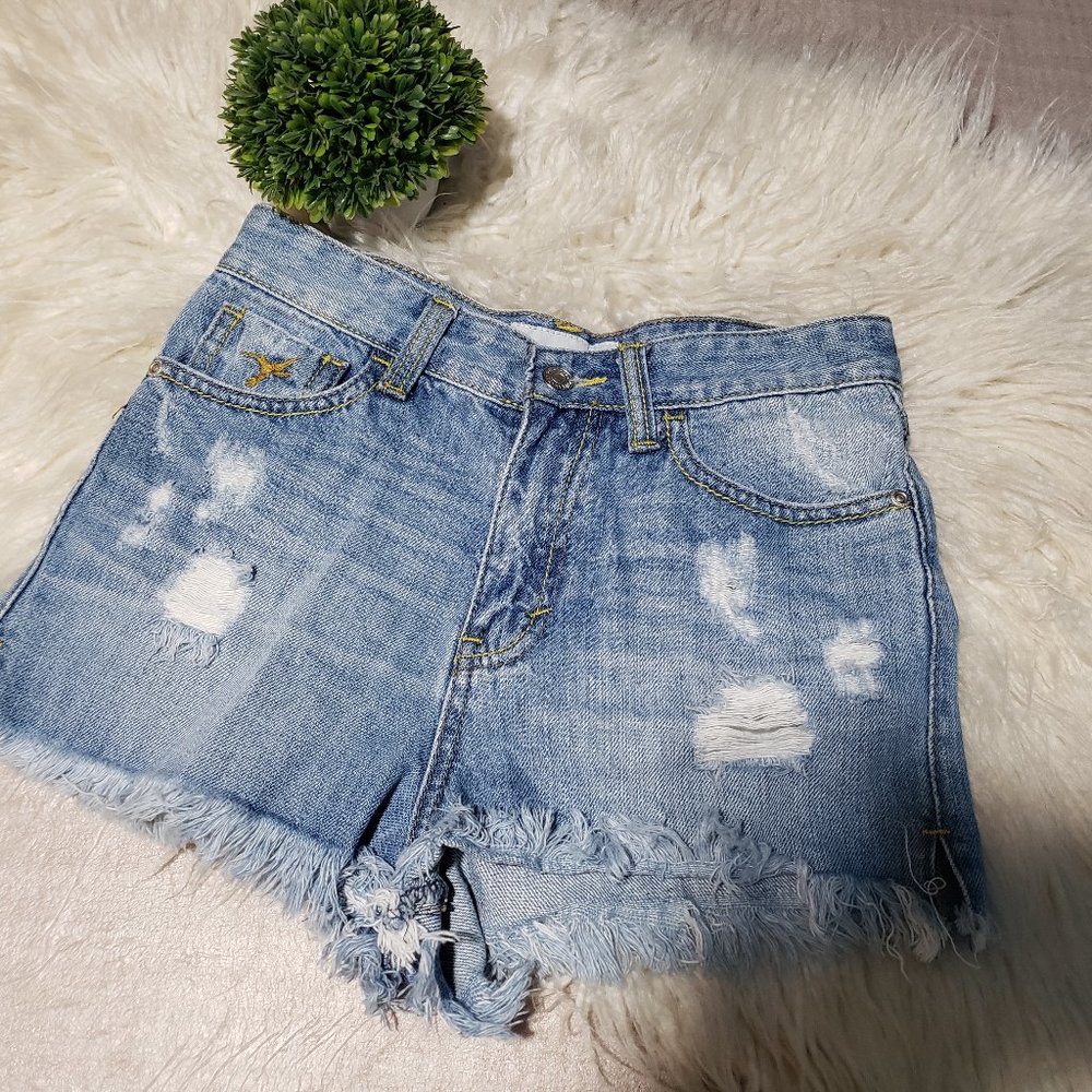 Bui Yah Kah High Rise distressed frayed hem shorts